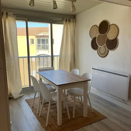 4 Personnes Au Cap D'agde Apartamento Agde